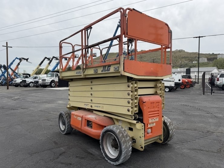 2014-jlg-4069le-image-6