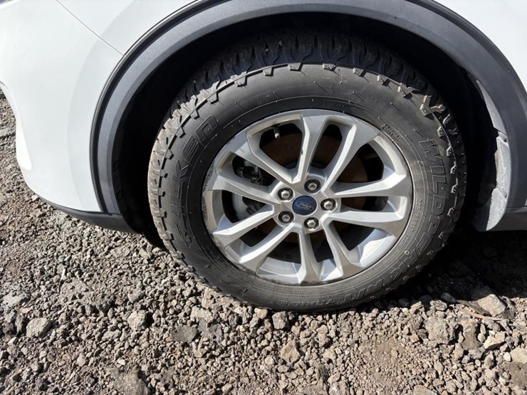 2020-ford-escape-se-image-11