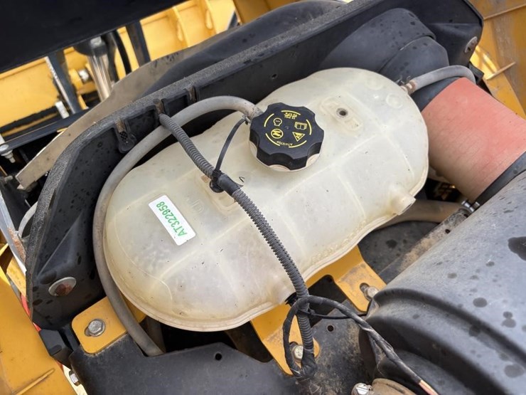 2019-deere-310l-ep-image-51