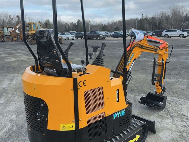 2026-future-ft15-mini-excavator-image-5
