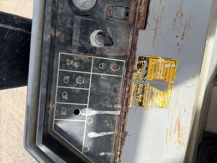 1993-caterpillar-416b-image-76