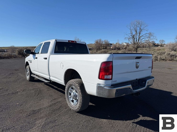 2017-dodge-2500-image-2