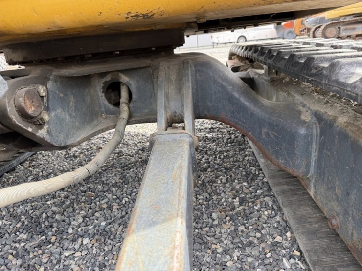 2018-deere-35g-image-18