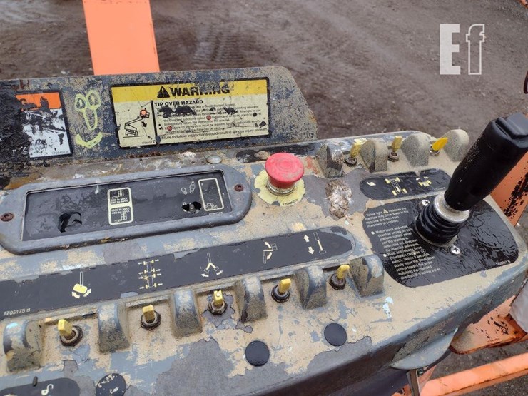 4-jlg-1200sjp-image-8