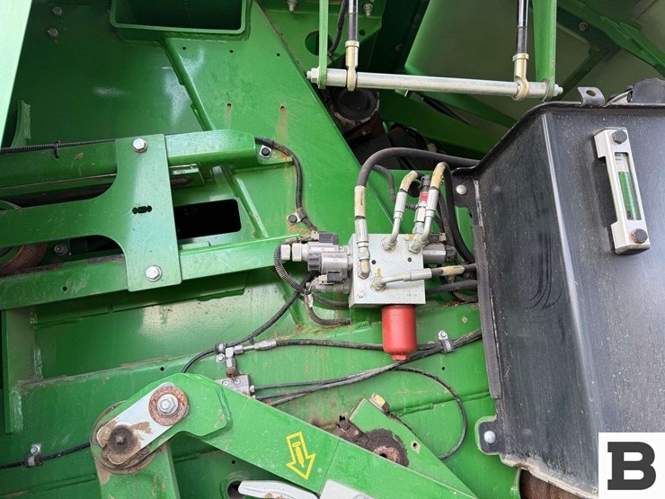2015-john-deere-l340-image-66