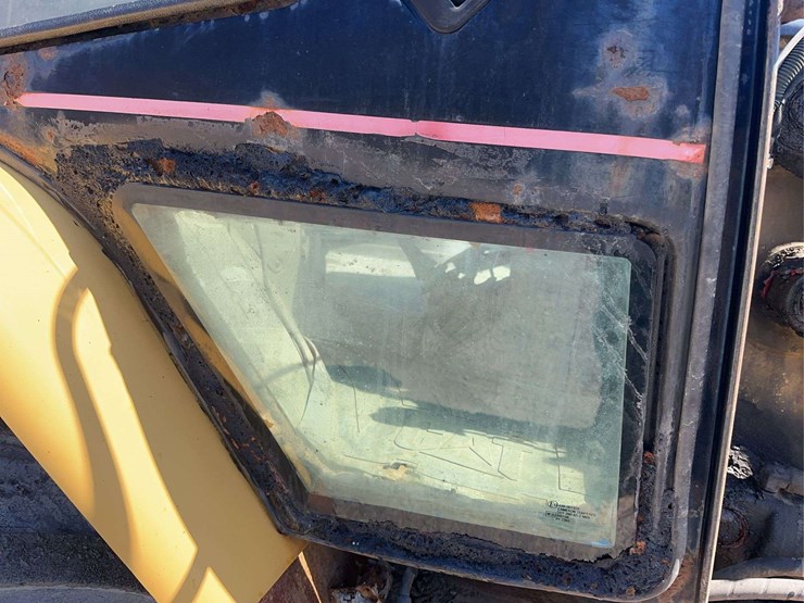 2003-caterpillar-420d-image-16