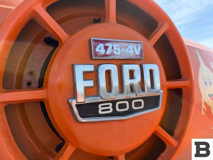 1979-ford-800-image-31