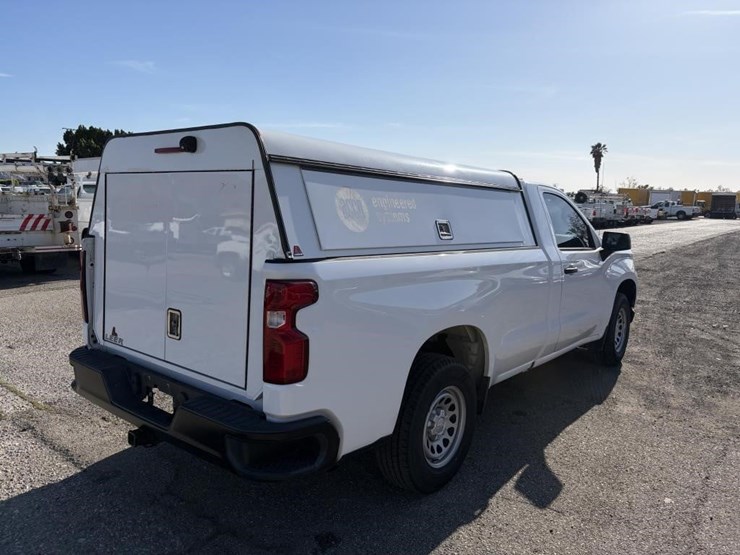 2021-chevrolet-silverado-1500-image-3