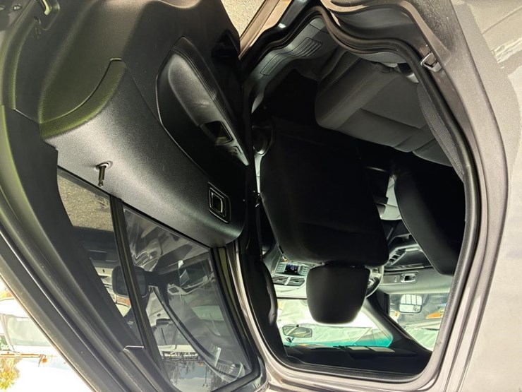 2016-ford-explorer-image-10
