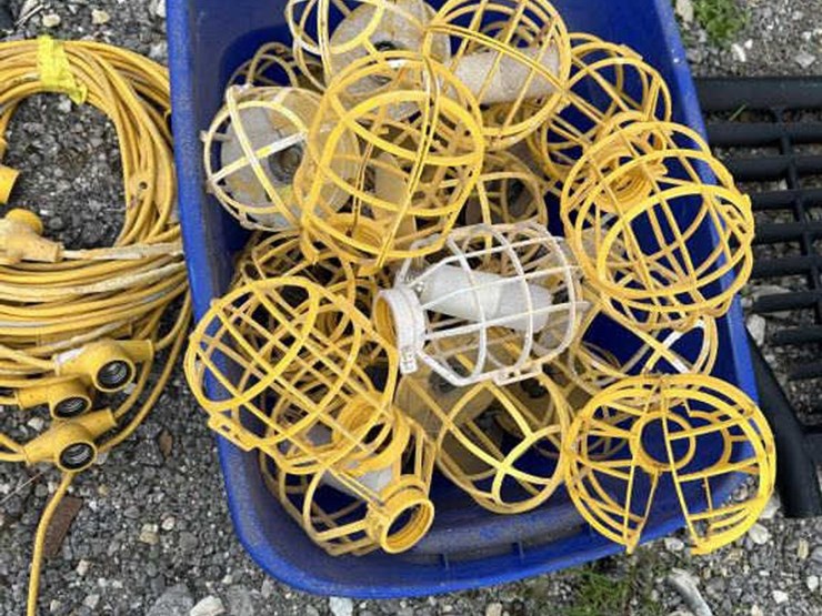 #147-•-(4)-soft-light-stringer-bulb-cords-image-2