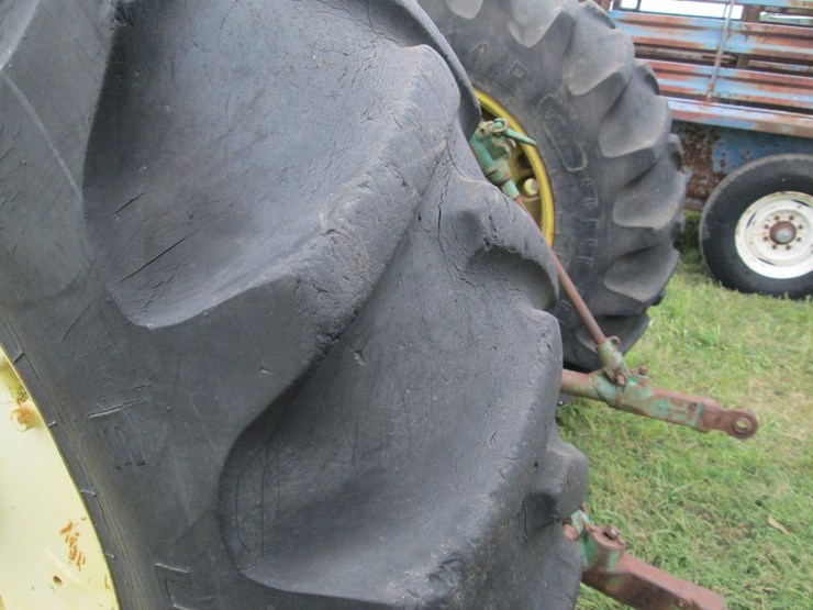 1982-john-deere-2840-image-5