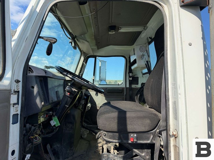 1998-international-f-4900-cab-&-chassis-truck-image-47