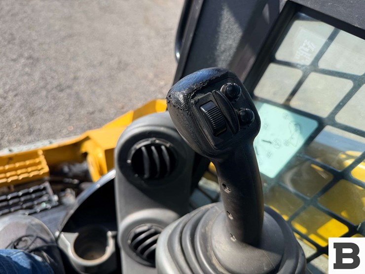 2017-caterpillar-299d2-image-52