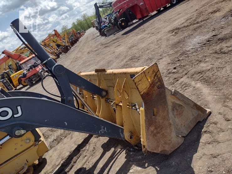 2010-deere-310j-image-23