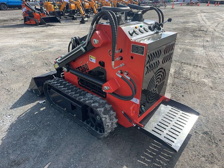 2026-future-ft380-mini-skid-steer-image-7