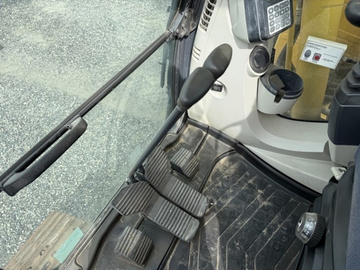 2016-kobelco-sk140sr-image-43