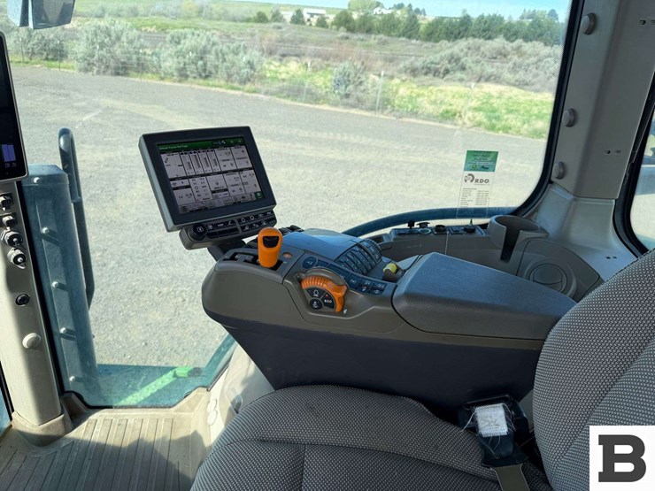 2021-john-deere-7r-210-image-74