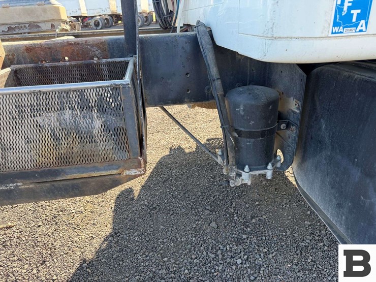 1998-international-f-4900-cab-&-chassis-truck-image-33