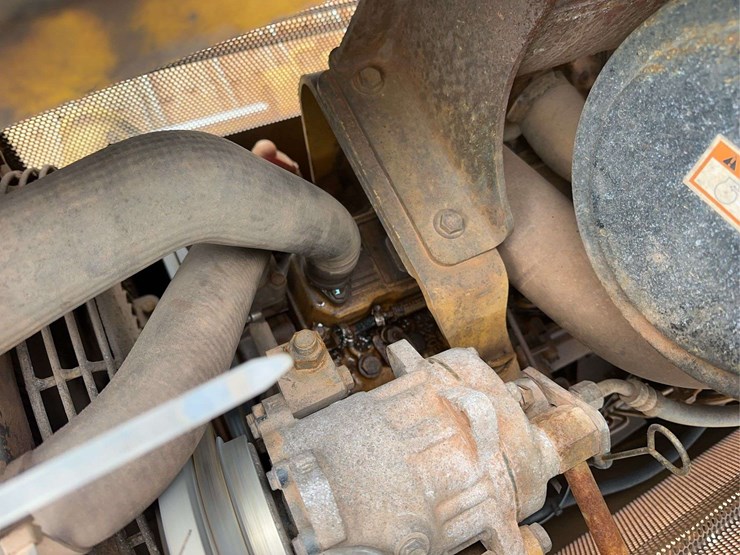 2004-caterpillar-d4g-xl-image-25