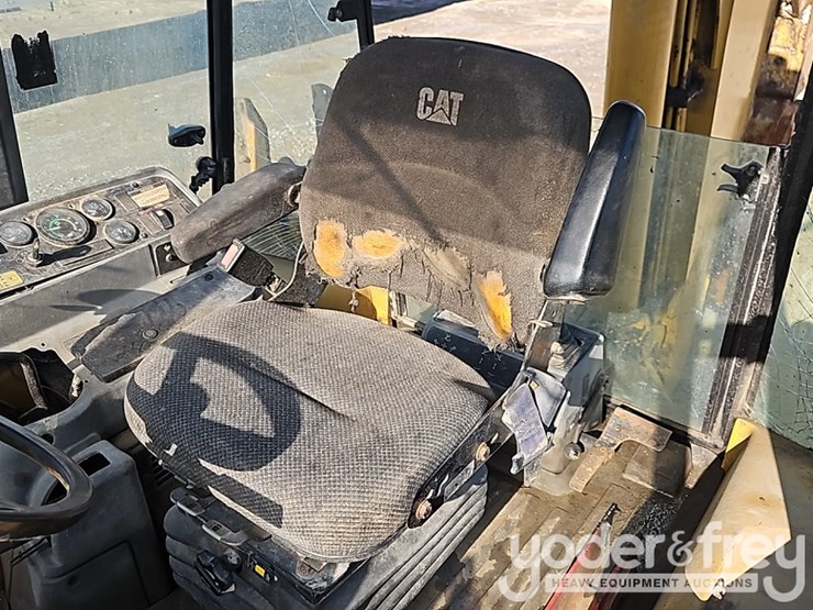 caterpillar-426c-image-22