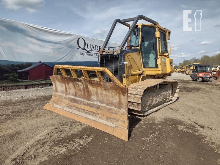 2005-deere-700h-xlt-image-47