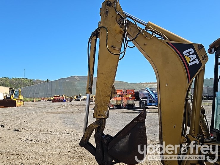 caterpillar-426c-image-17