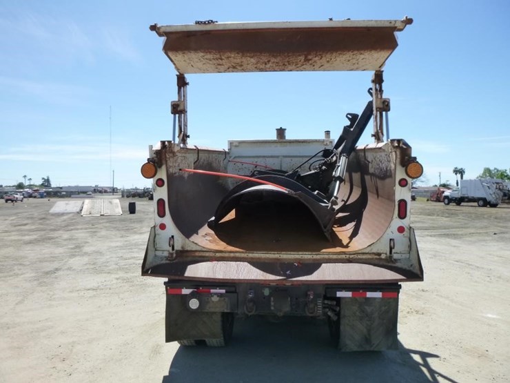 2009-international-7600-image-25