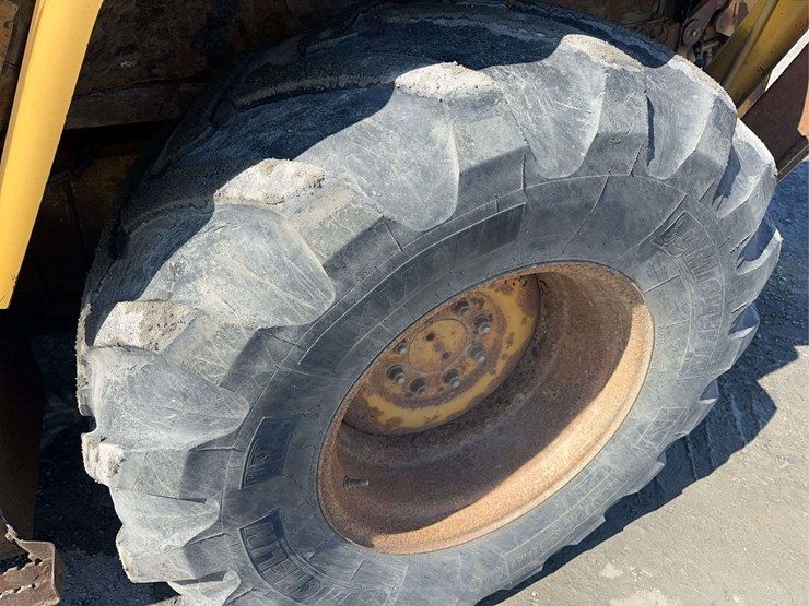 2003-caterpillar-420d-image-10