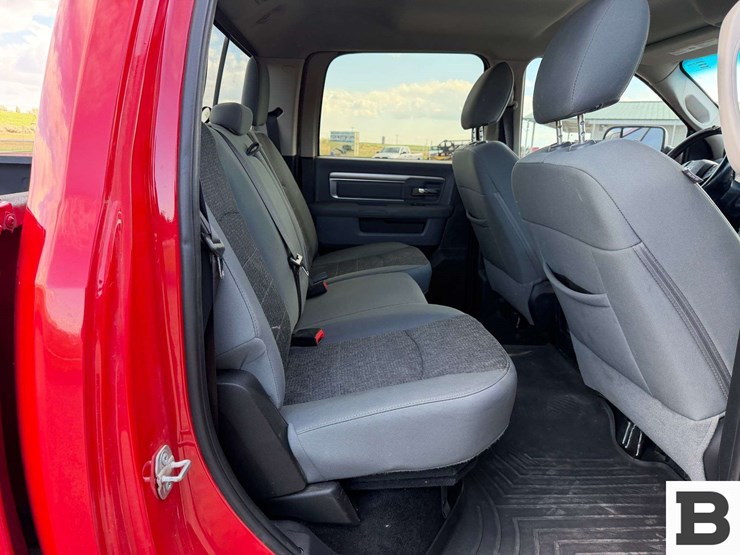 2016-dodge-2500-image-22