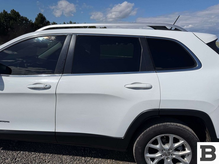 2014-jeep-cherokee-image-12