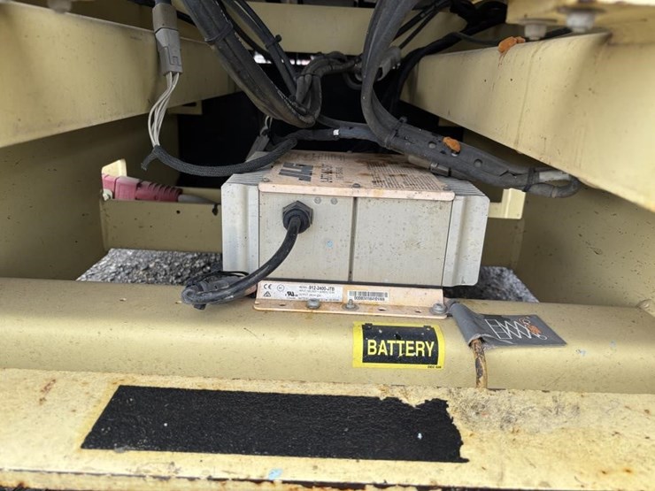 2015-jlg-2646es-image-13