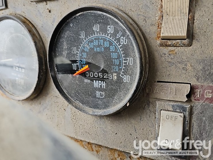 international-f-2654-image-35