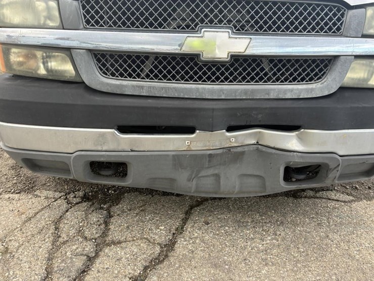 2004-chevrolet-silverado-2500hd-image-6