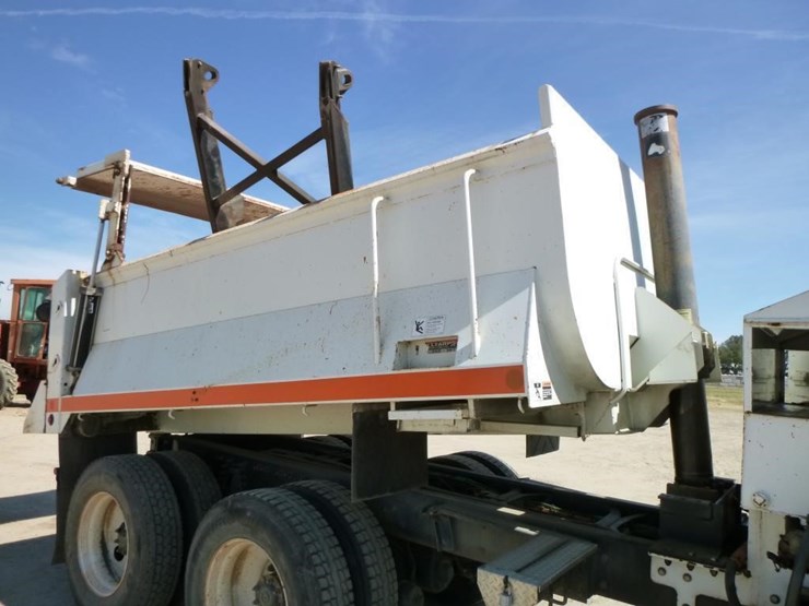 2009-international-7600-image-22