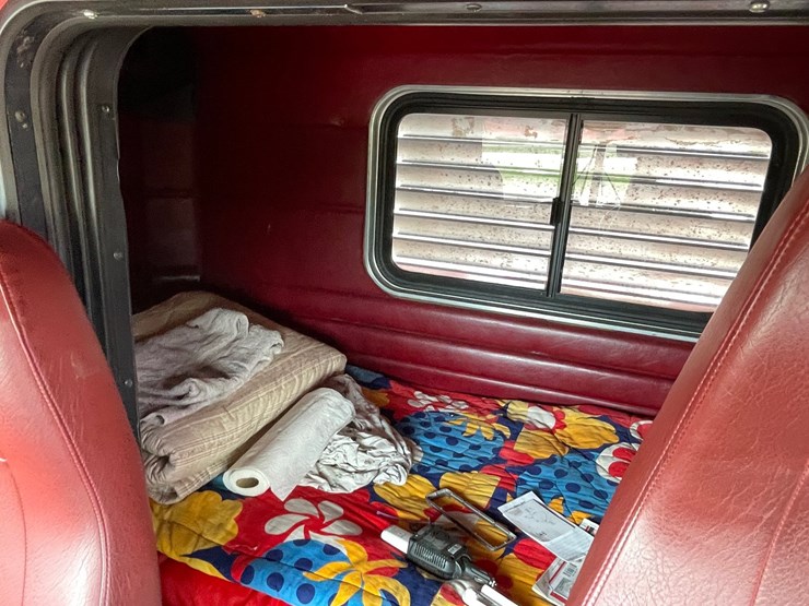 1976-peterbilt-359-image-119