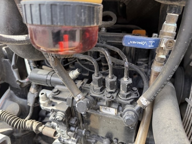2017-caterpillar-301.7d-image-26