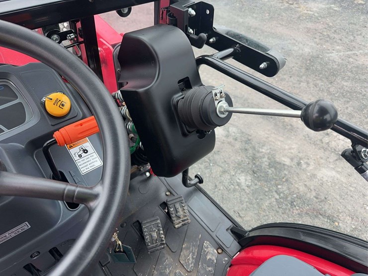 2023-mahindra-emax-25l-image-20