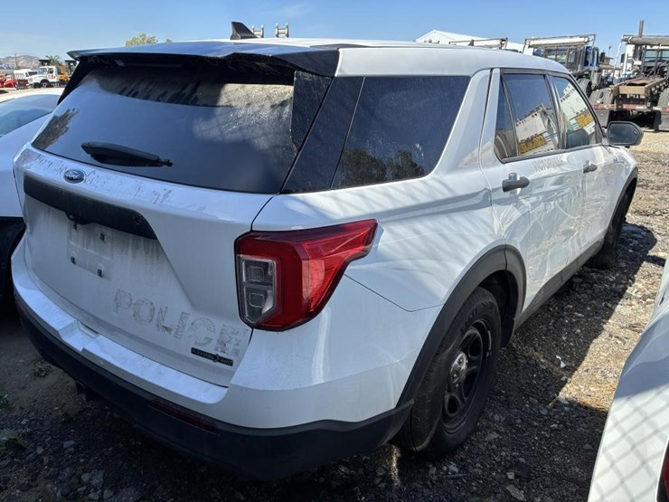 2021-ford-explorer-police-interceptor-image-3
