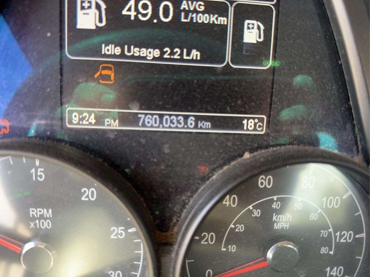 2018-peterbilt-579-image-26