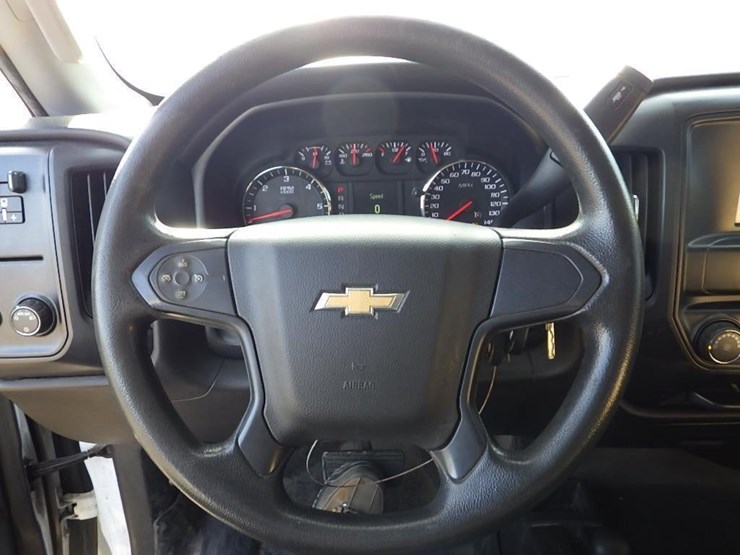 2017-chevrolet-2500hd-image-31