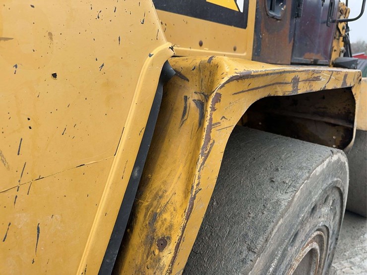 2011-caterpillar-it14g-image-21