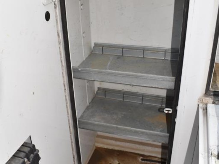 2011-ford-e350-image-16