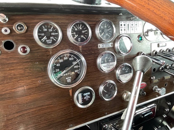 1976-peterbilt-359-image-130