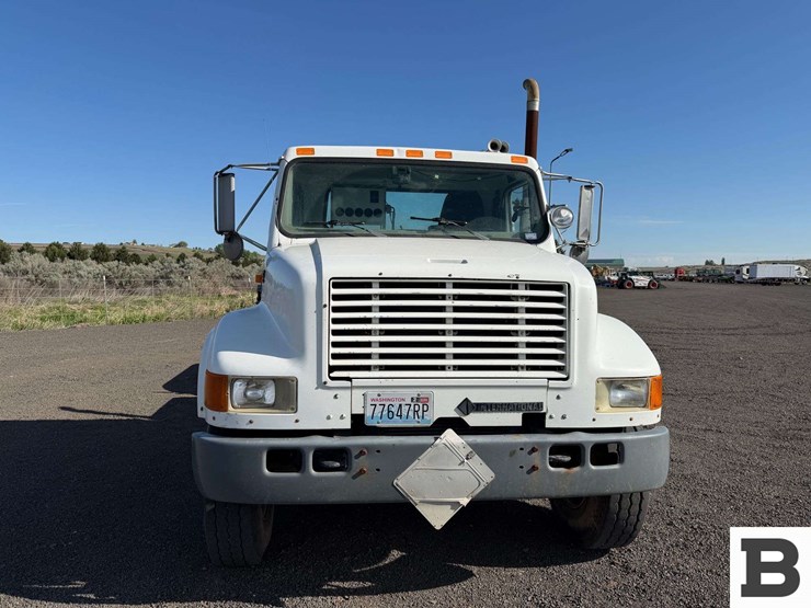 1998-international-f-4900-cab-&-chassis-truck-image-8
