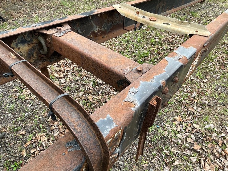 1992-peterbilt-377-image-19