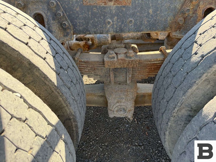 1998-international-f-4900-cab-&-chassis-truck-image-31