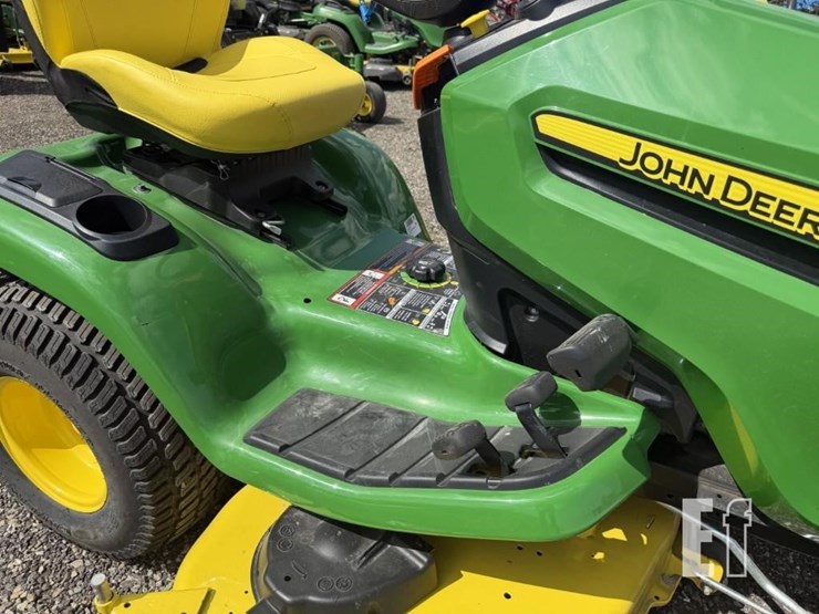 2022-john-deere-x380-image-15