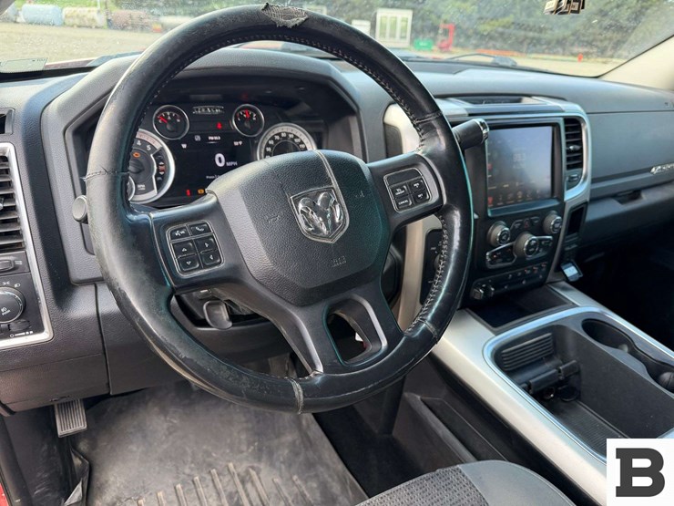 2016-dodge-2500-image-27