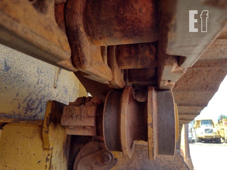 2004-deere-700h-image-28