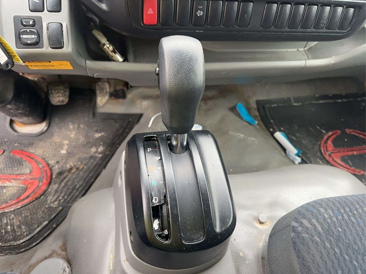 2020-hino-195-image-24